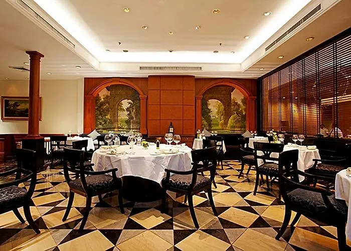 酒店 盛泰澜曼谷拉普崂中央广场酒店 5*