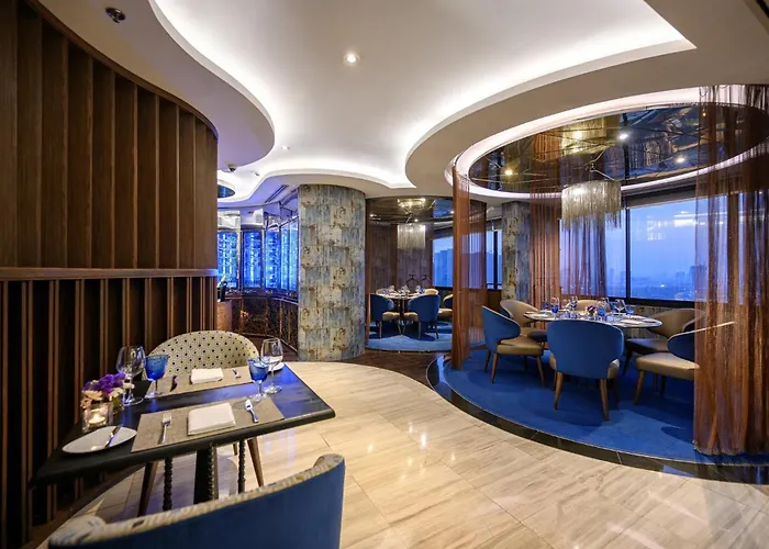 Centara Grand At Plaza Ladprao 5*