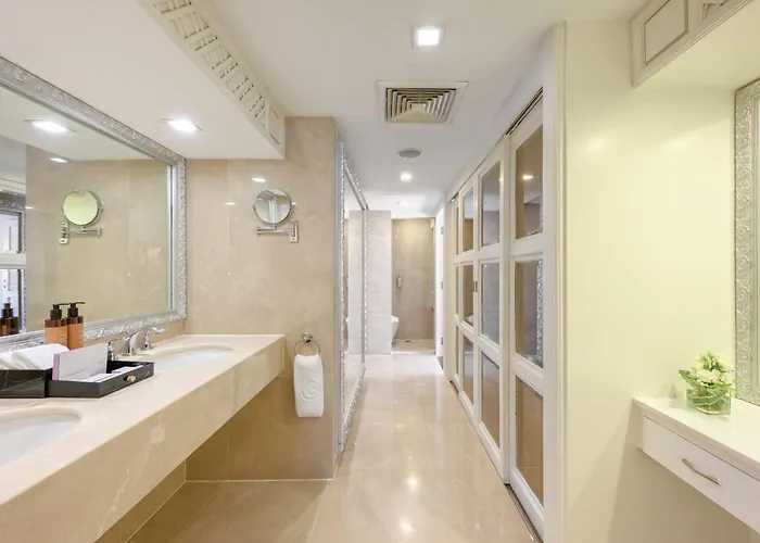 Centara Grand At Plaza Ladprao Hotel 5*